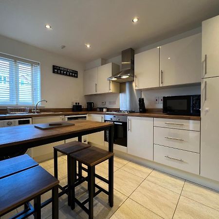 The Belfry 3 Bedrooms 2 Bathrooms Contractors & Family Higham Ferrers Exteriér fotografie
