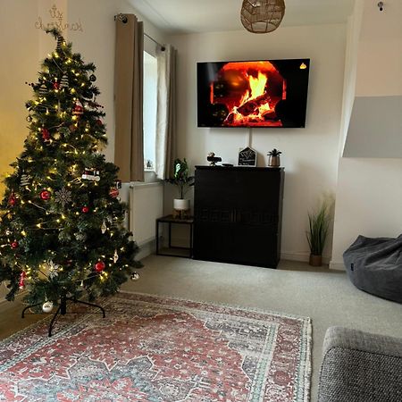 The Belfry 3 Bedrooms 2 Bathrooms Contractors & Family Higham Ferrers Exteriér fotografie