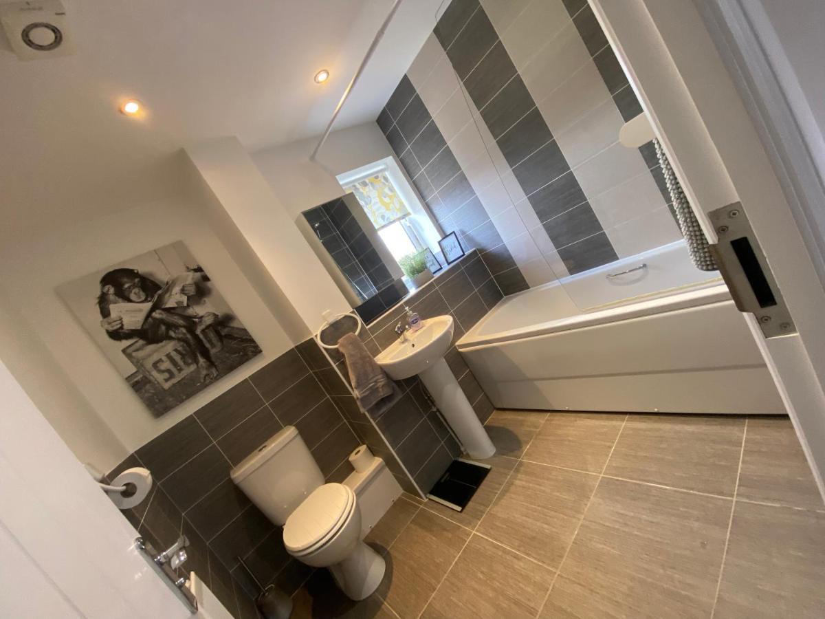 The Belfry 3 Bedrooms 2 Bathrooms Contractors & Family Higham Ferrers Exteriér fotografie