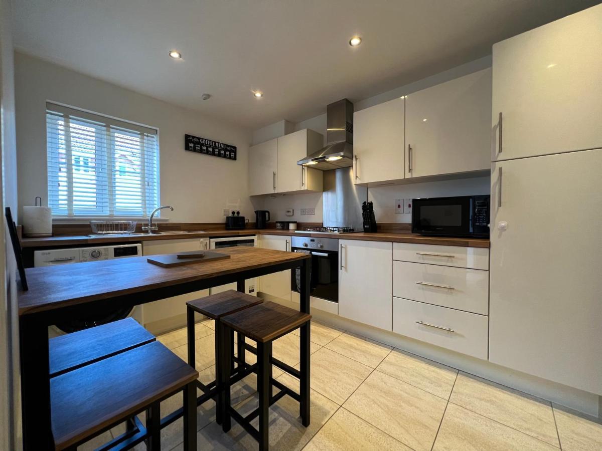 The Belfry 3 Bedrooms 2 Bathrooms Contractors & Family Higham Ferrers Exteriér fotografie