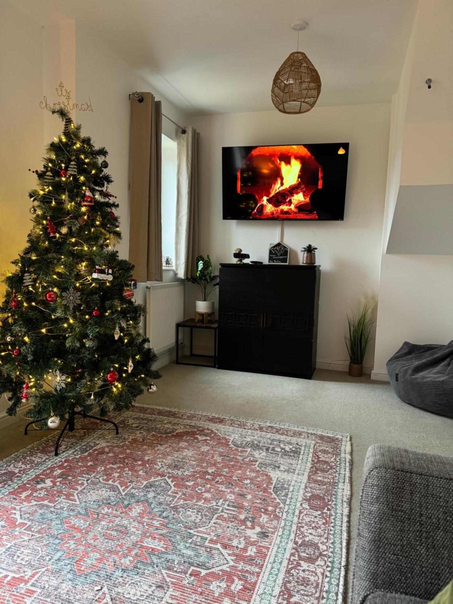 The Belfry 3 Bedrooms 2 Bathrooms Contractors & Family Higham Ferrers Exteriér fotografie